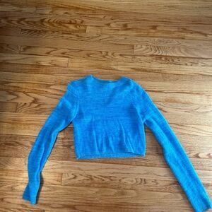 Blue knit cropped sweater